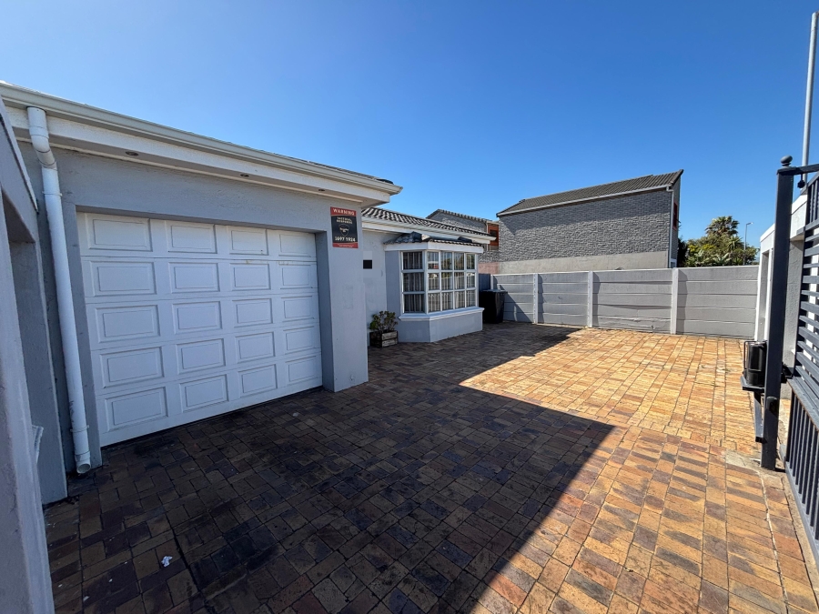 4 Bedroom Property for Sale in Surrey Estate Western Cape